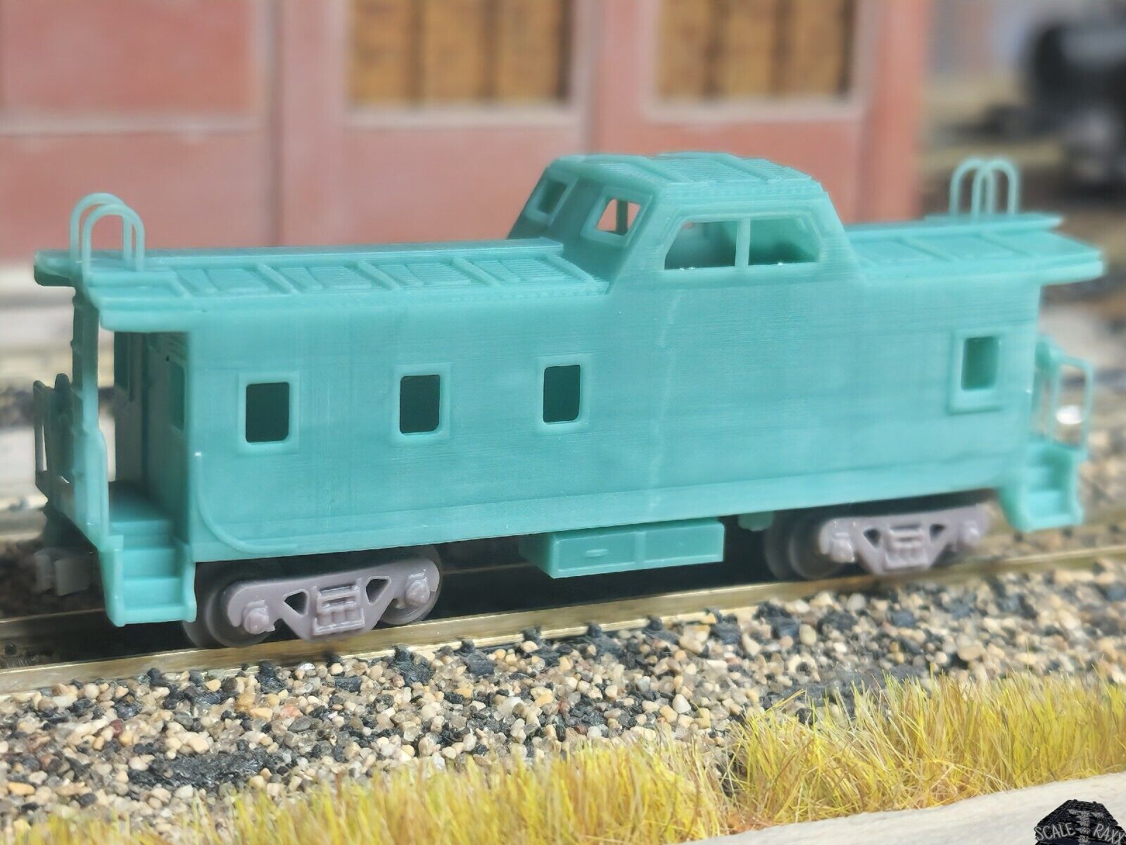 N scale Great Northern slant style streamlined caboose (Undec) (No Wheels or Couplers)