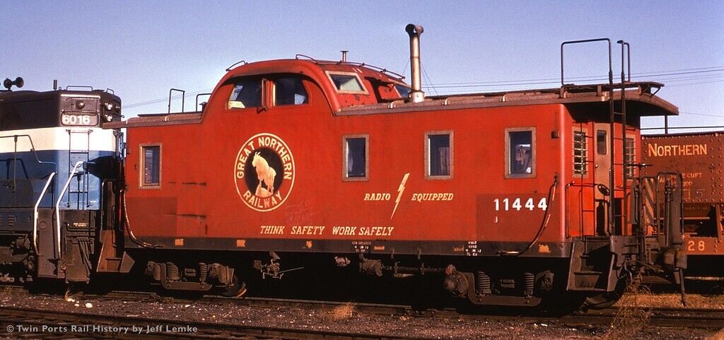 n scale great northern curved top caboose