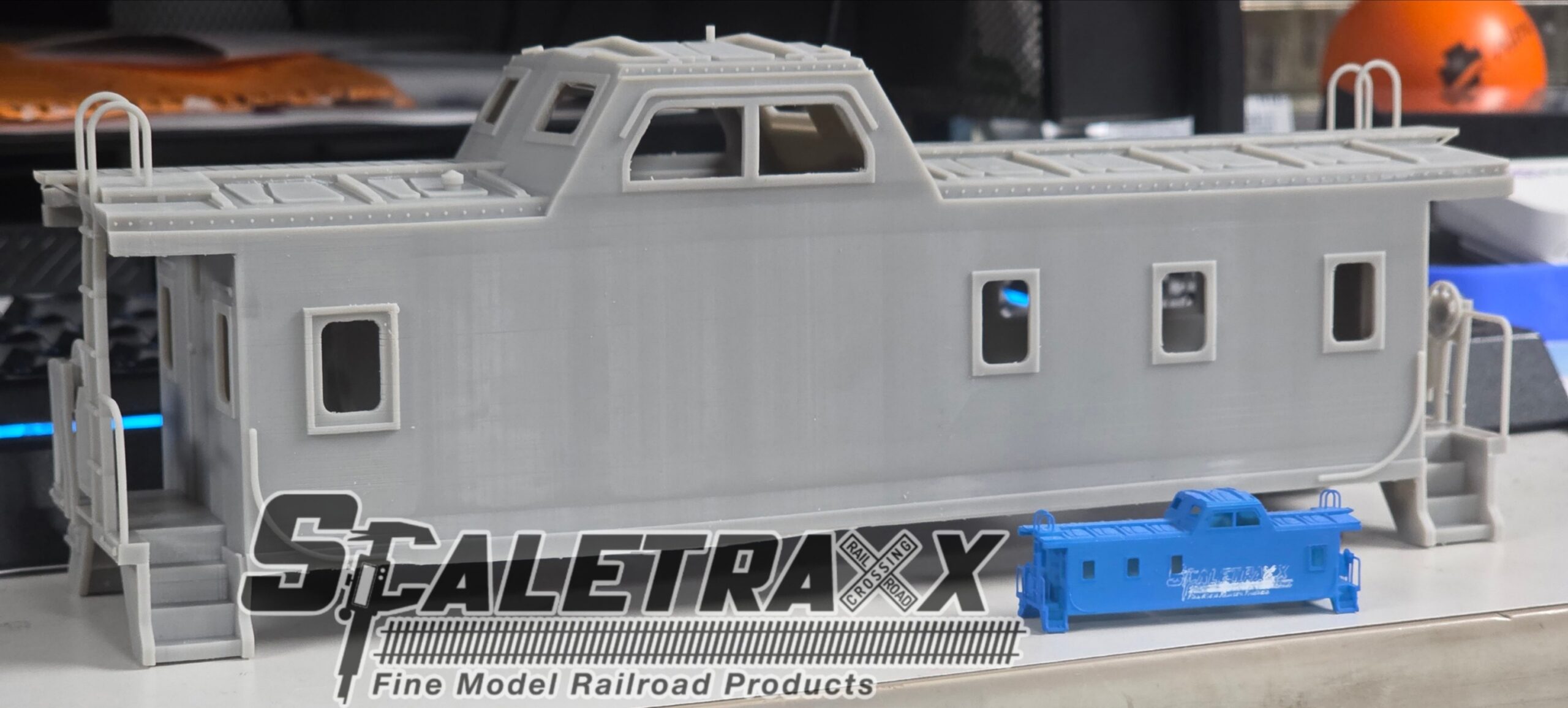 O Scale (GN,BN) Streamline Slant Caboose